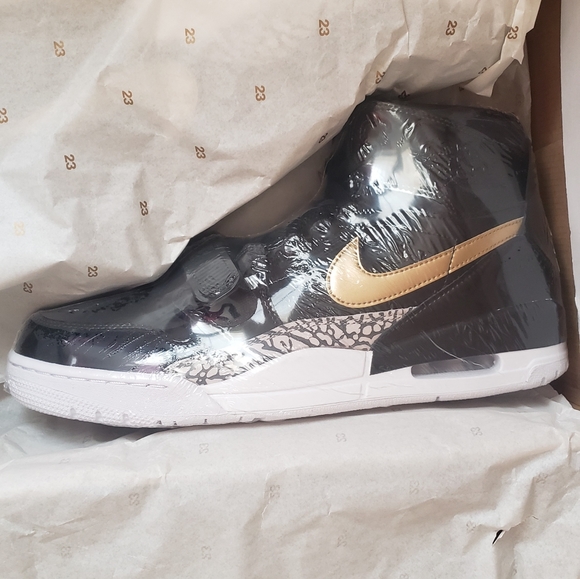 Jordan Legacy 312 "GOLD PATENT" - Picture 3 of 3